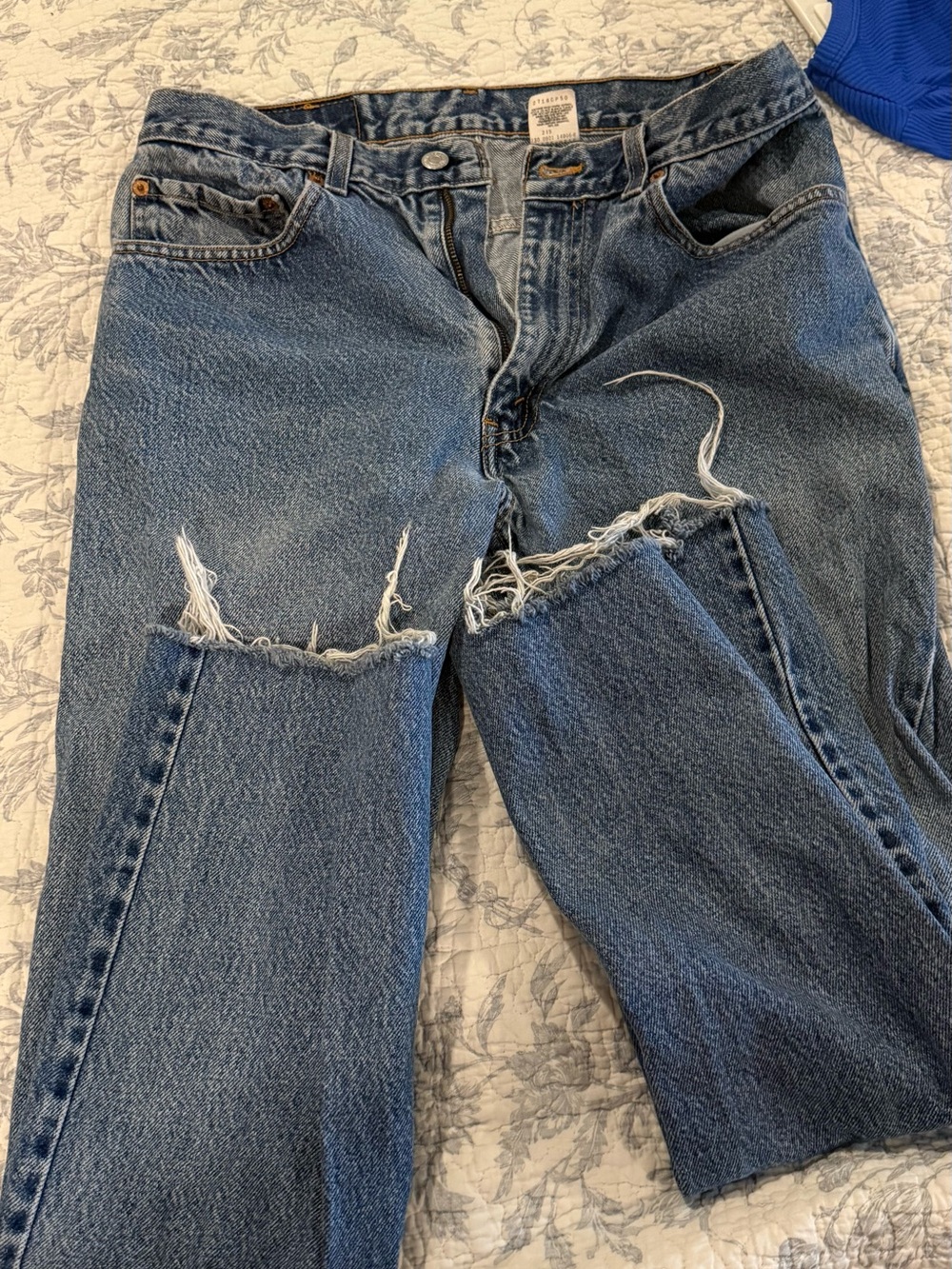 Vintage Levi’s stylish slit in back